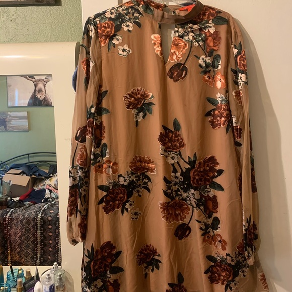 Dress - Picture 1 of 1